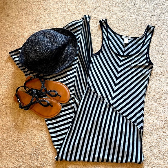 Bar III Dresses & Skirts - Barlll Grey/Black Maxi Dress